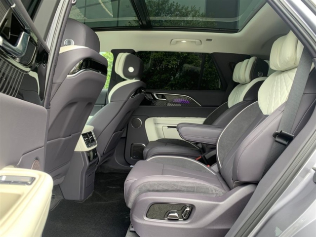 Hongqi E-HS9 2021 из Китая от 75,500$