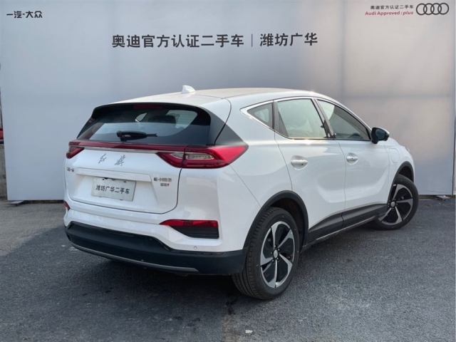 Hongqi E-HS3 2021 из Китая от 24,100$