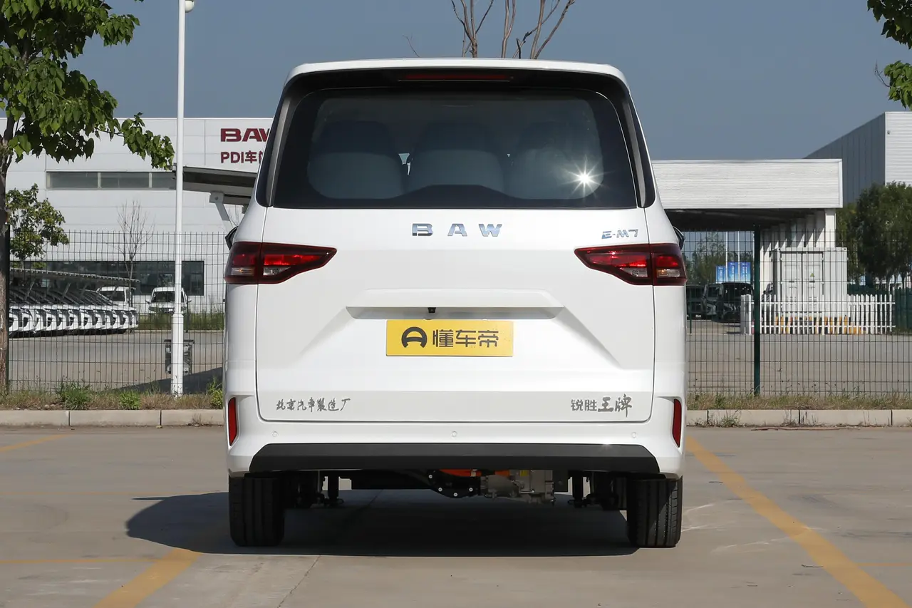 BAW M7 EV 2025