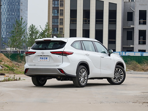 Toyota Highlander 2025