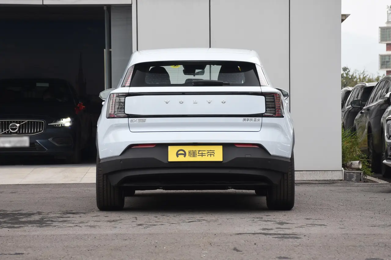 Volvo EX30 2025
