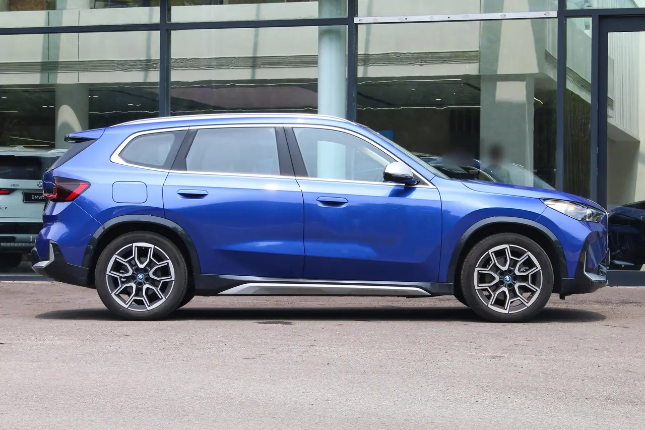 BMW IX1 2023