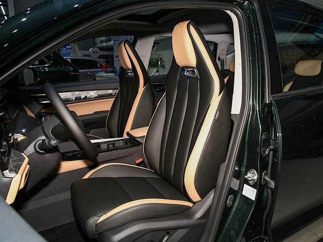 Geely Okavango 2024