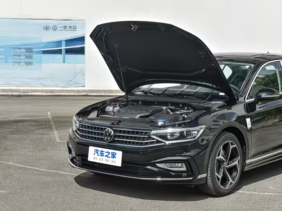 Volkswagen Magotan 2025