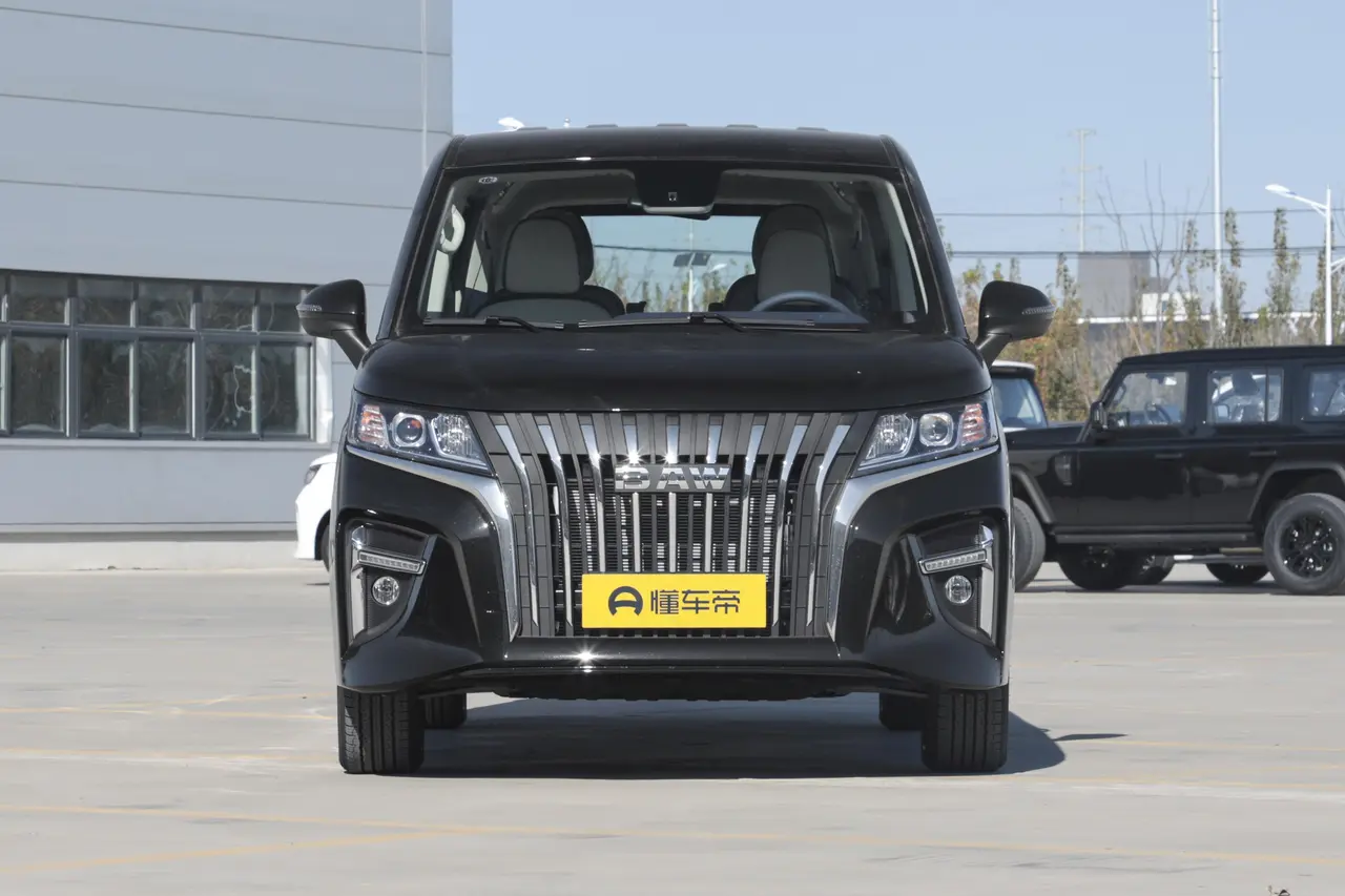 BAW M7 EV 2025