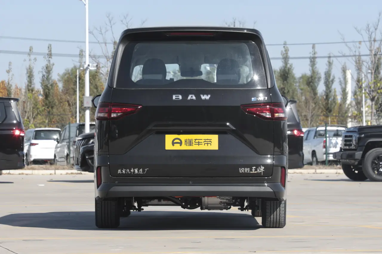 BAW M7 EV 2025