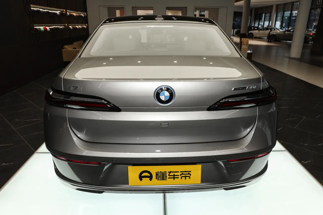 BMW I7 2023