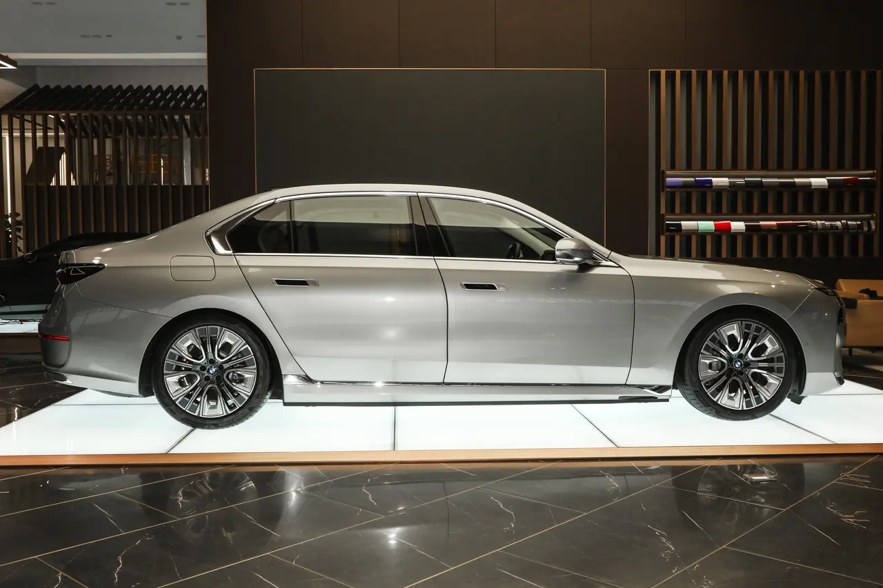 BMW I7 2023