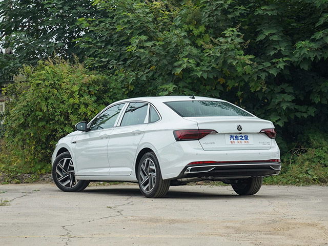 Volkswagen Sagitar 2022