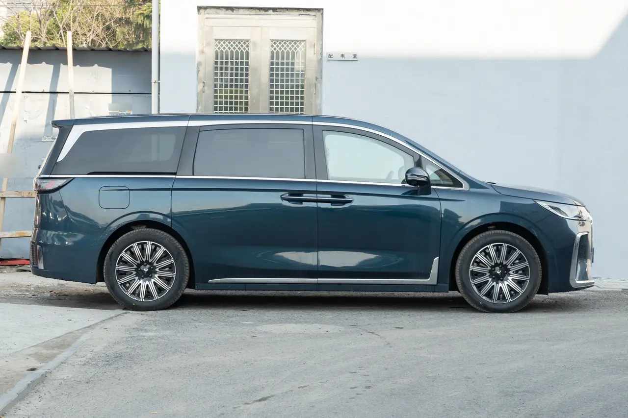 Voyah Dreamer EV 2025