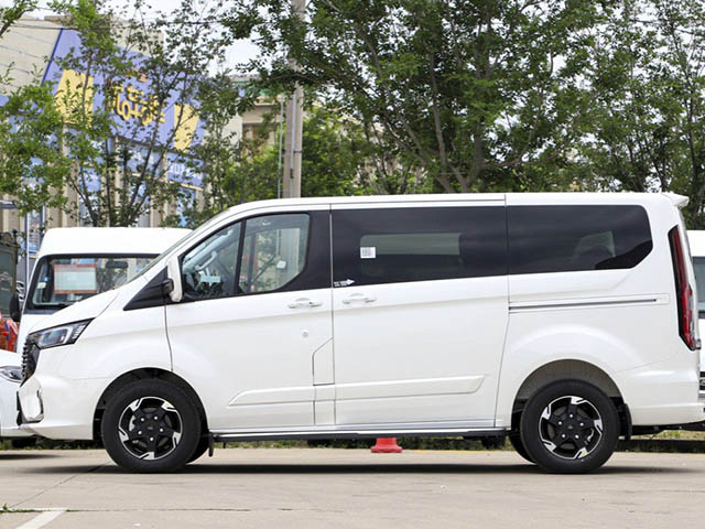 Ford Tourneo 2024