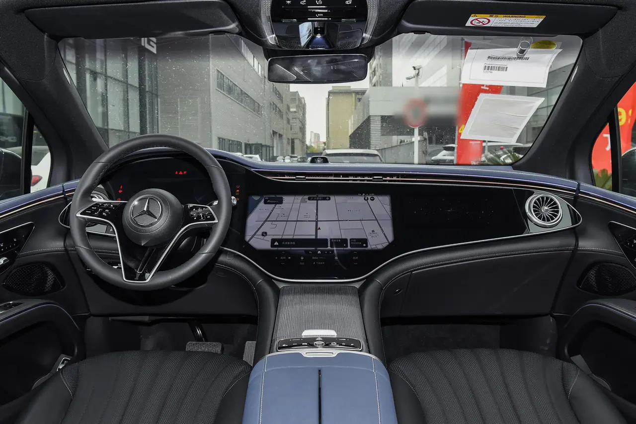 Mercedes EQS SUV 2023