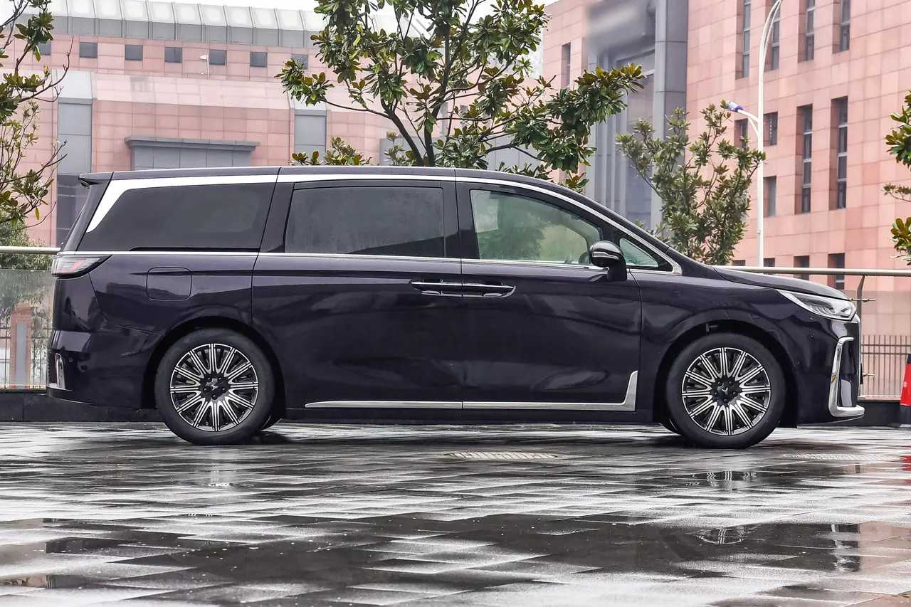 Voyah Dreamer EV 2025