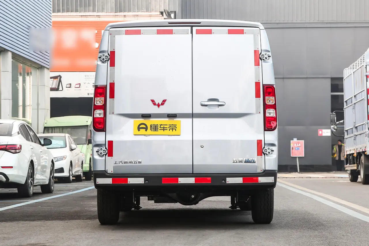 Wuling Yangguang 2024