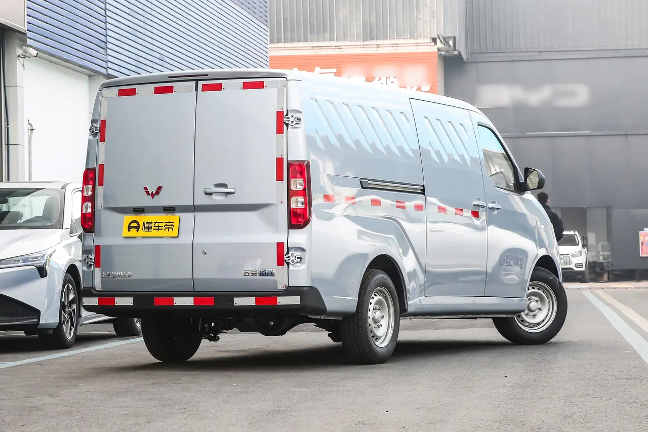 Wuling Yangguang 2024