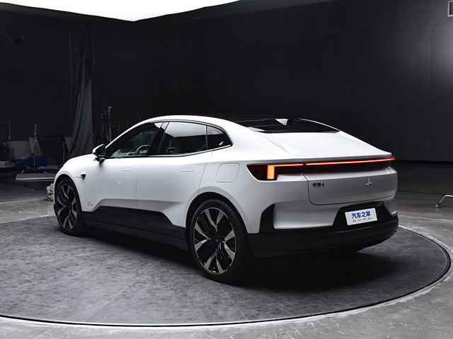 Polestar 4 2024