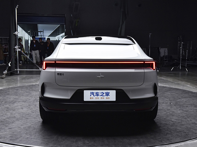 Polestar 4 2024