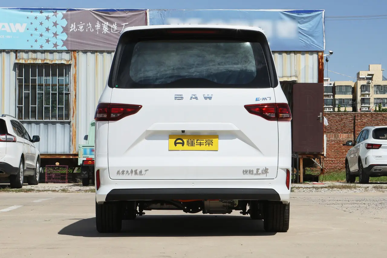 BAW M7 EV 2025