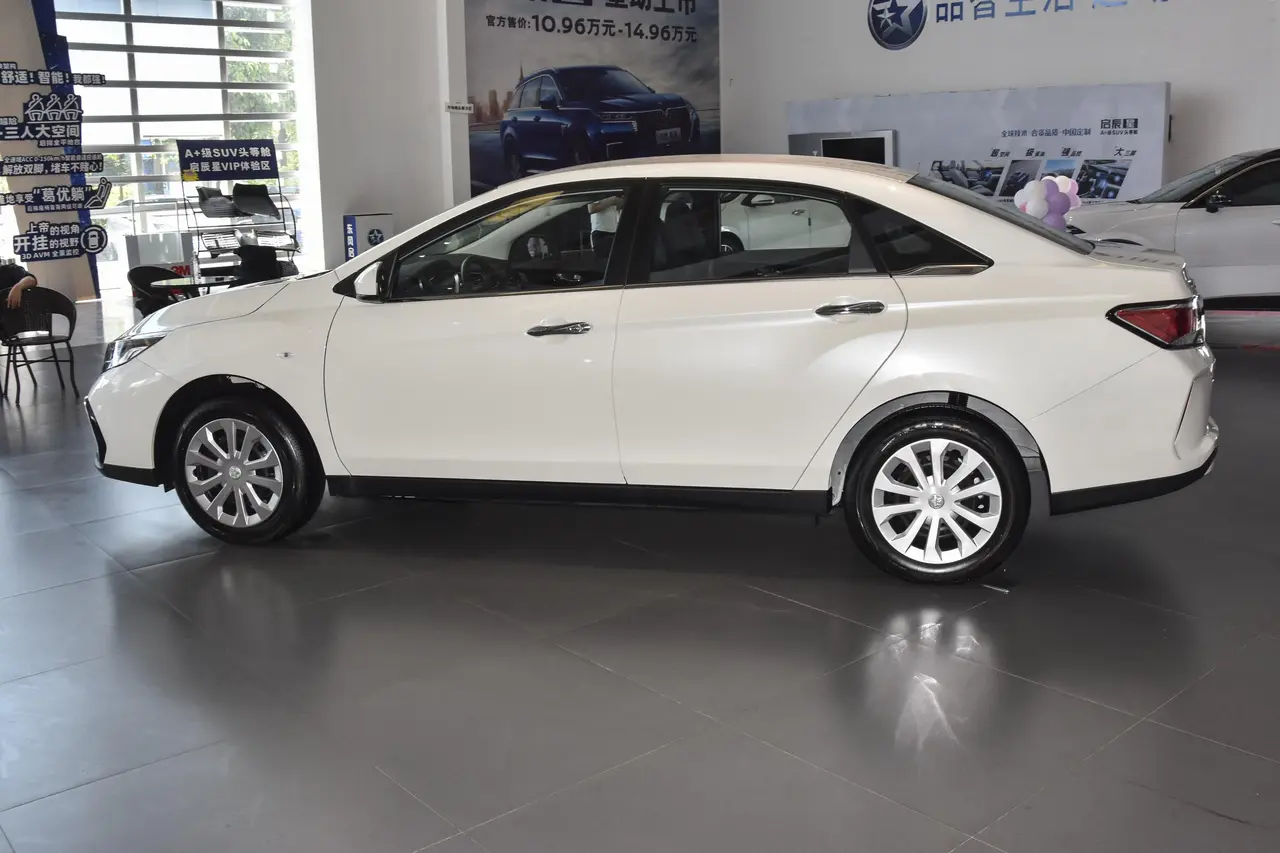 Venucia D60 EV 2022