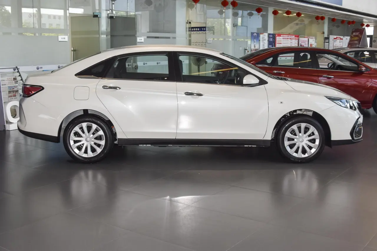 Venucia D60 EV 2022