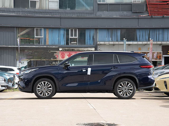 Toyota Highlander 2025