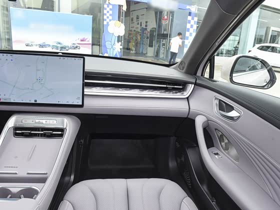 Roewe M7 2025