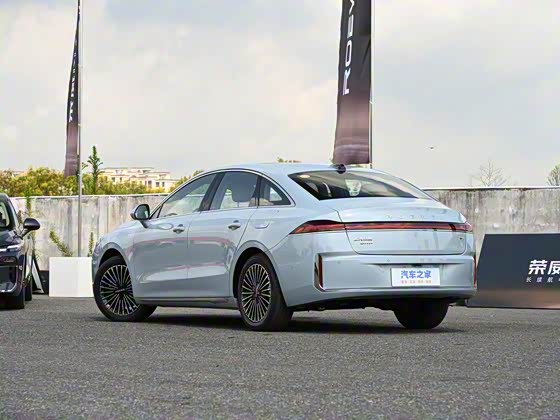 Roewe M7 2025