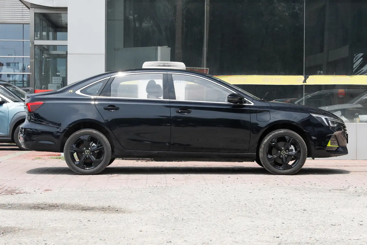 Roewe I6 Max EV 2022
