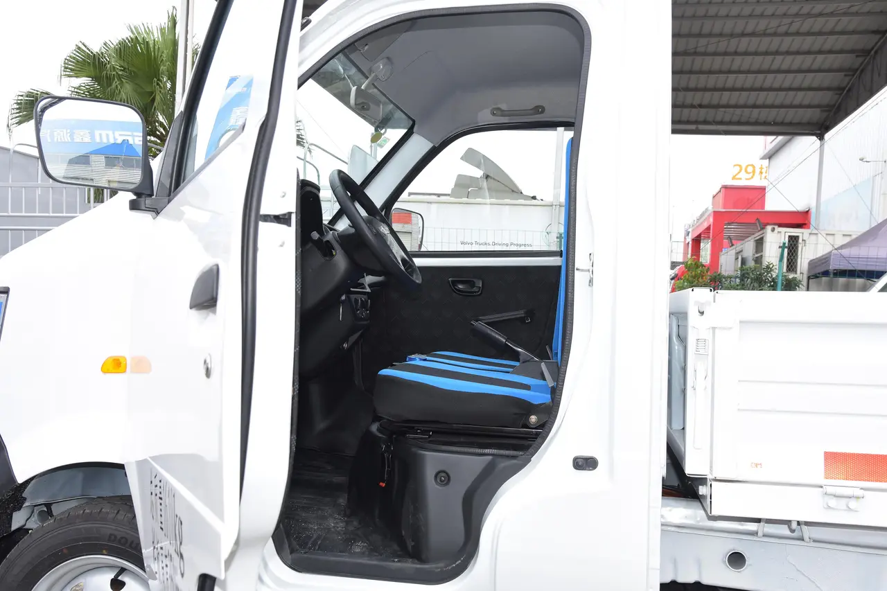 SRM Xinyuan T1L EV 2023