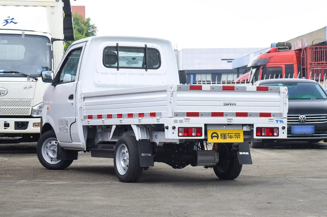 SRM Xinyuan T1L EV 2023