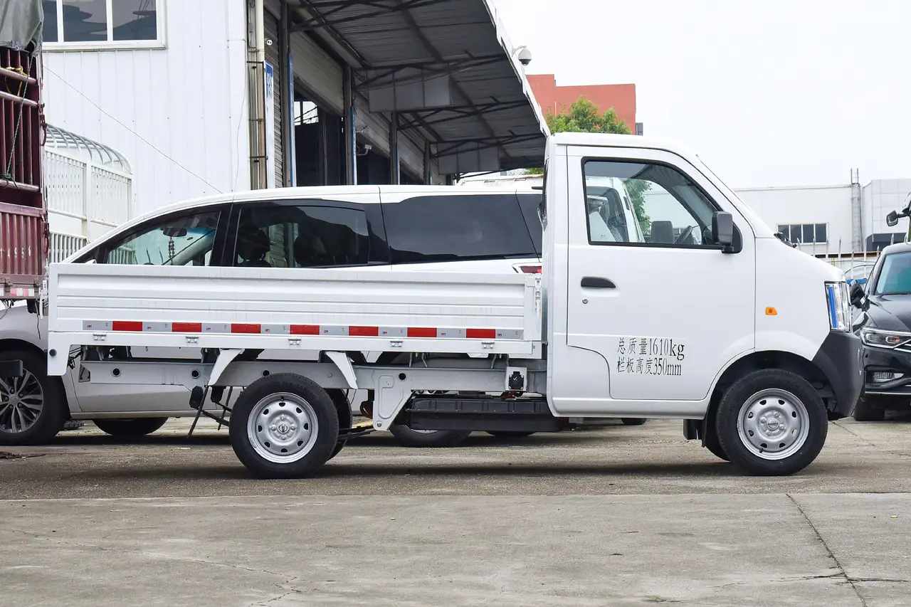 SRM Xinyuan T1L EV 2023