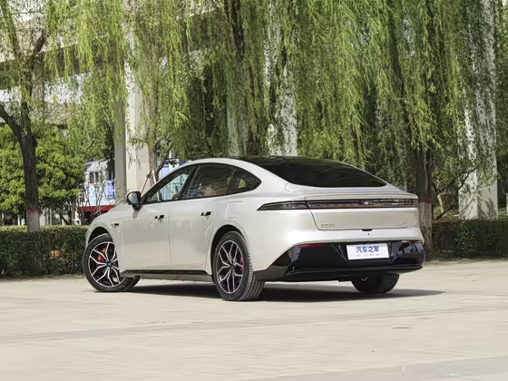 Dongfeng eπ007 2025