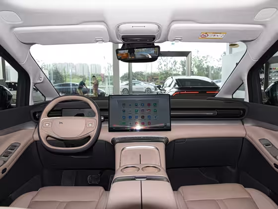 Xpeng X9 2025
