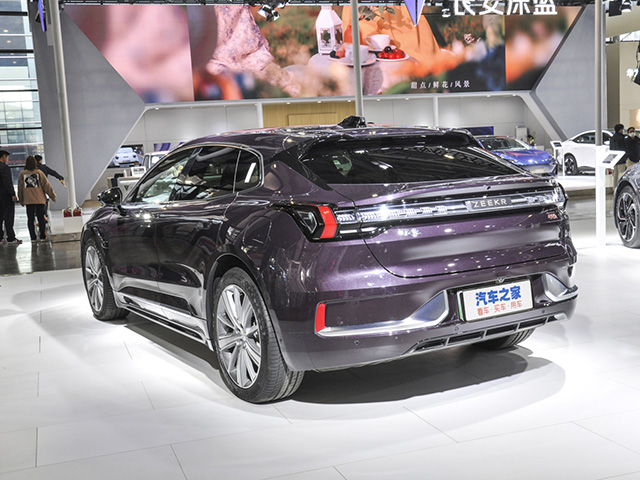 Zeekr 001 2022