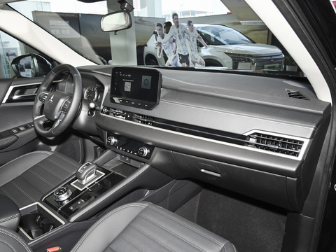 Mitsubishi Outlander 2024