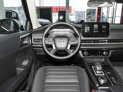 Mitsubishi Outlander 2024