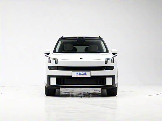 Lynk &amp; Co 900 2025