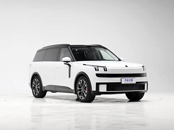 Lynk &amp; Co 900 2025