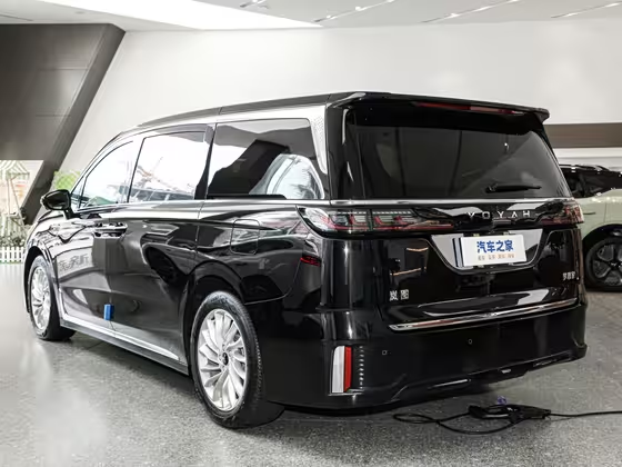 Voyah Dreamer PHEV 2024