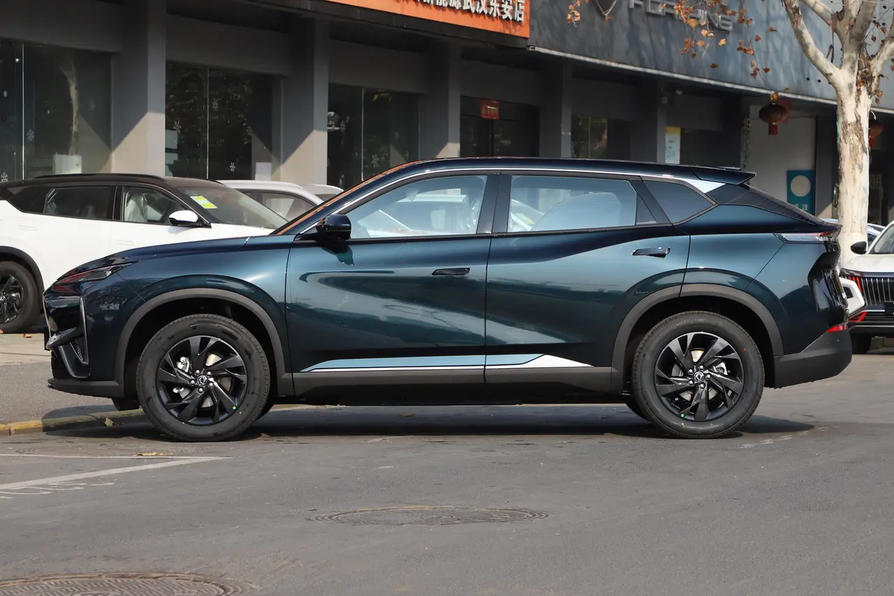 Dongfeng Aeolus L7 EV 2024