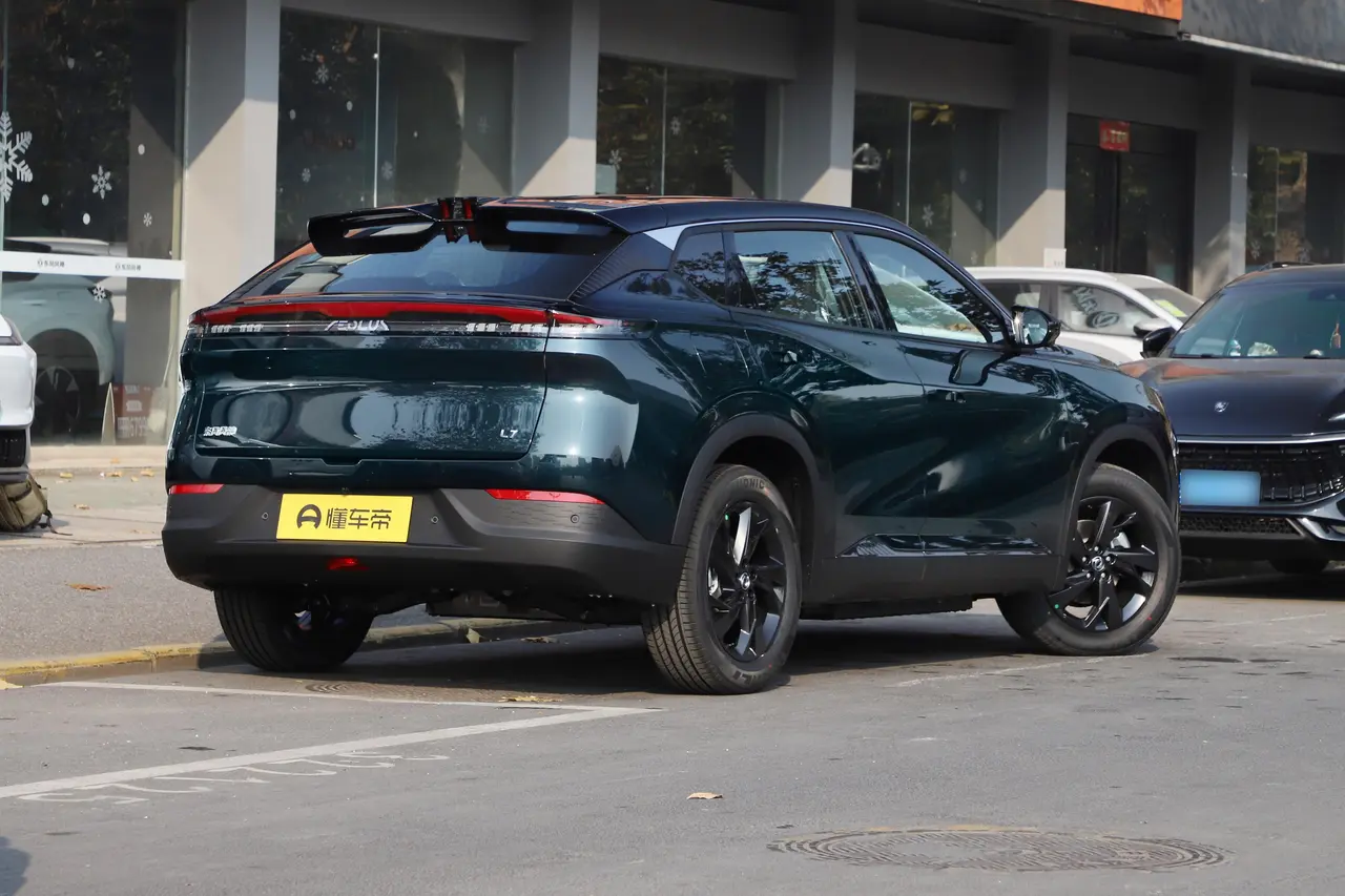 Dongfeng Aeolus L7 EV 2024