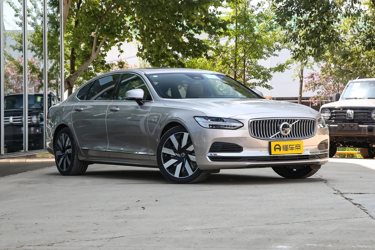 Volvo S90 Recharge 2024
