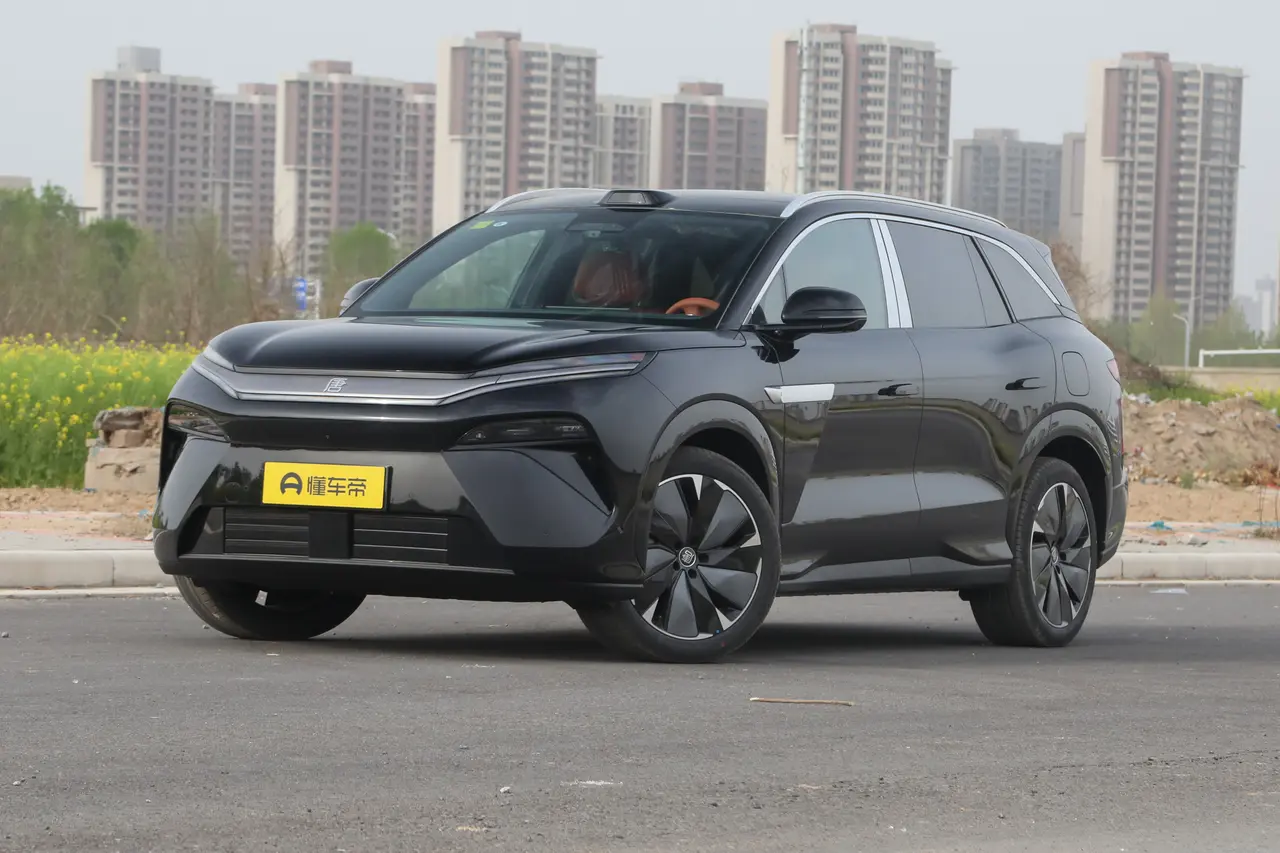 BYD Tang L EV 2025