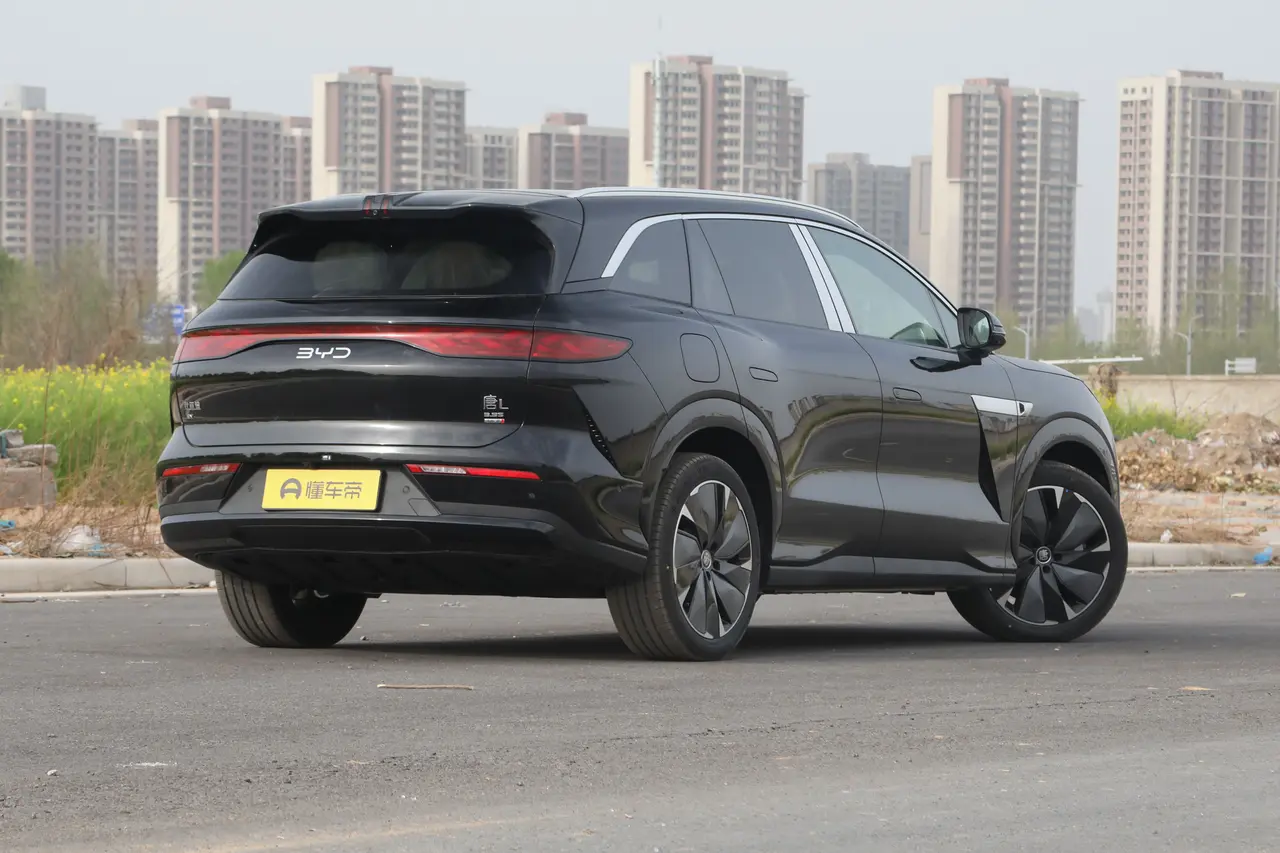 BYD Tang L EV 2025
