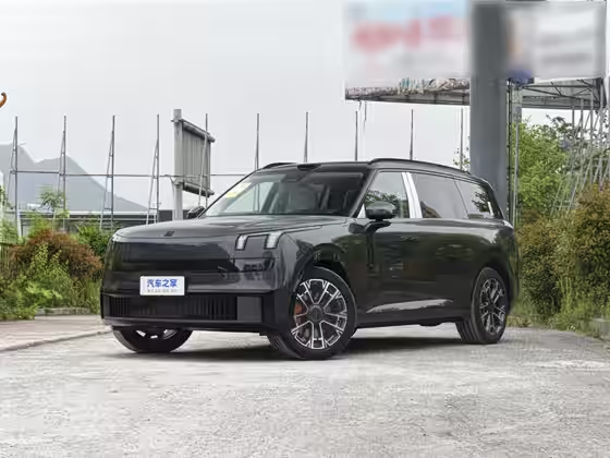 Lynk &amp; Co 900 2025