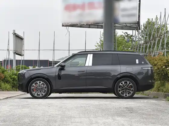 Lynk &amp; Co 900 2025