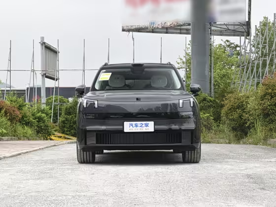 Lynk &amp; Co 900 2025