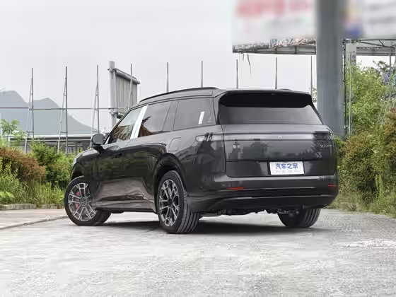 Lynk &amp; Co 900 2025