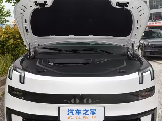 Lynk &amp; Co 900 2025