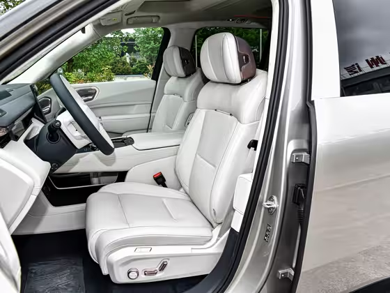 Lynk &amp; Co 900 2025